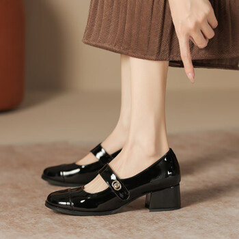 百丽踏法式玛丽珍2024年春夏新款粗跟英伦一字扣单鞋断码品牌特价黑色
