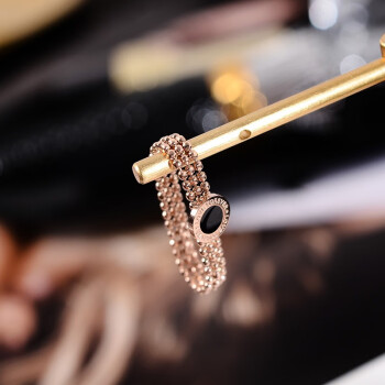 致末施华洛世奇锆皓冷淡风戒指女网红彩金黑色圆牌食指环戒子时尚介指