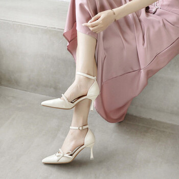 青春少女学生白色高跟鞋夏2022夏季新款一字扣小众单鞋法式尖头细跟