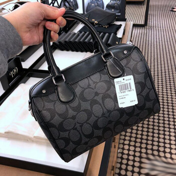 2018新款蔻驰女包代购新款小蜜蜂波士顿单肩包水桶包枕头包 海蓝色c纹