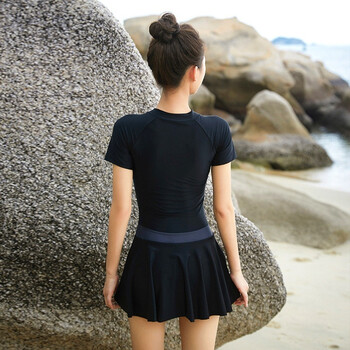 微浪夏季新款女保守遮肚显瘦游泳衣海边时尚防晒性感连体泳装 黑色 L 110-140