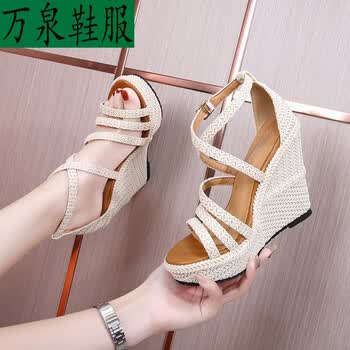 坡跟16cm时尚交叉带小码一字厚底防水台露趾百搭女凉鞋恨天高高跟鞋米