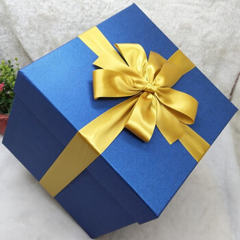 蓝色盒子金色丝带 长24宽24高24