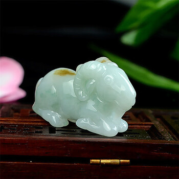 小小钰正品a货缅甸天然翡翠十二生肖玉羊吊坠立体带黄翡羊羊得意挂坠