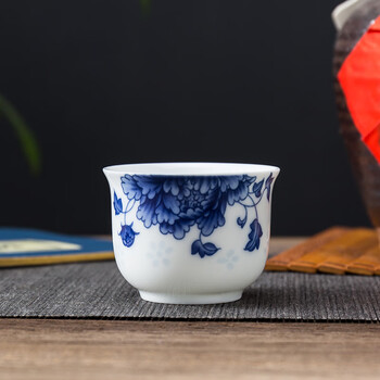 大号二两酒杯家用白酒陶瓷酒樽一两老式小酒盅黄酒米酒碗古风酒盏 小