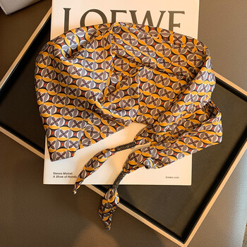 丝巾女春秋新款围巾三角巾薄款小披巾头巾夏季空调房护颈披肩外搭