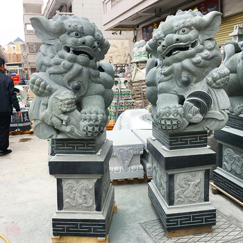 石雕石狮子一对看门大型青石献钱狮寺庙祠堂门口摆件惠安南狮厂家