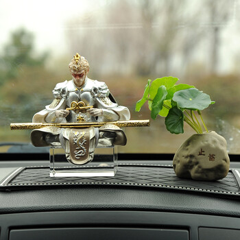 孙悟空摆件汽车 霸气齐天大圣汽车摆件斗战胜佛车载孙悟空中控台车内