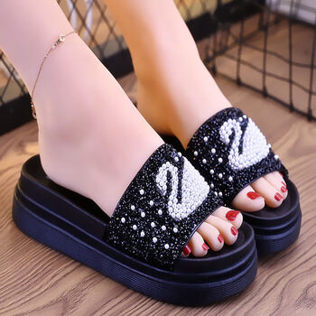 夏季新款凉鞋女防滑拖鞋天鹅时尚外穿松糕厚底一字拖平底韩版拖鞋黑色