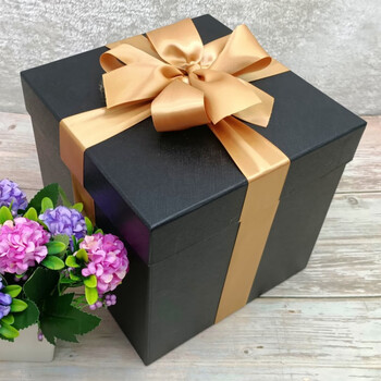 空盒正方形白色礼盒红色圣诞盒生日礼物礼品盒商场橱窗摆件装饰盒定做