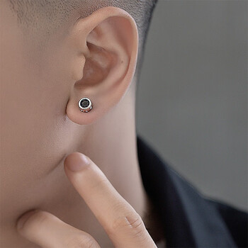 曼菲图锆石耳钉男单只个性耳环男士超闪感痞帅学生耳饰女送男友礼物