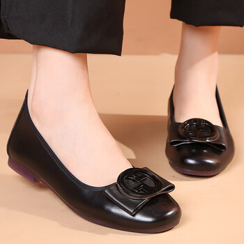 特大号大码女鞋40-43宽胖脚皮鞋平底牛皮软底妈妈鞋真皮单鞋春秋款