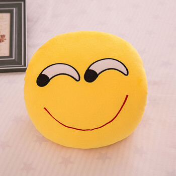 卡通抱枕暖手捂暖手宝不充电不注水灌水暖宝宝安全防爆热水袋 斜视