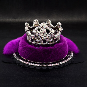 女镶钻皇冠香薰车载车内水晶钻摆件除异味 紫色皇冠 獭兔毛水钻防滑垫