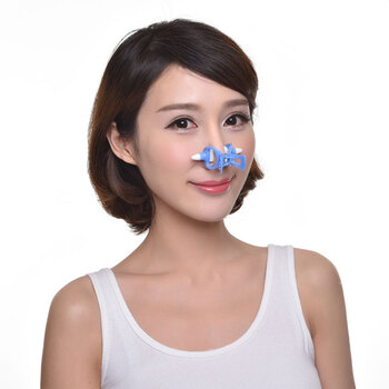 
                                                            瘦鼻美鼻四件套鼻梁增高器美鼻夹挺鼻器隆鼻器夹鼻子器鼻翼缩小大鼻头矫正整形 四件套                