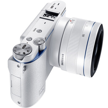 三星（SAMSUNG）NX3300自拍 时尚微型单电套机 （20-50mm） （白色）蓝调经典款 内附16G卡
