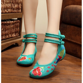 尾老北京女布鞋浅口牛筋底民族风绣花红婚鞋广场舞演出单鞋中式新娘鞋