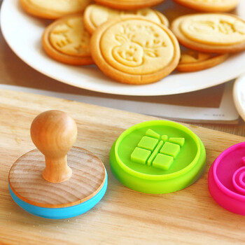 
                                        展艺 【巧厨烘焙】圣诞用卡通饼干模具 diy印花印章模 木柄硅胶模 姜饼人+字母+小鹿                