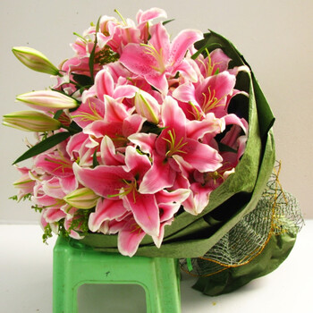 百合花鲜花速递同城香水百合花束情人节上海合肥天津送花sn9784 g款28