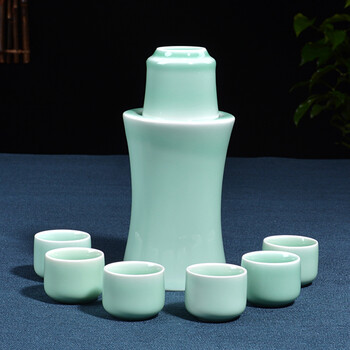
                                                            雅轾茗品 酒具 陶瓷酒具套装 青瓷酒具 白酒具酒壶酒杯 烫酒整套酒具 酒杯 温酒具套装烫酒 窈窕带六杯 梅子青                