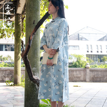 
                                                                                乱在江南民国风立领盘扣棉麻旗袍裙中长款夏季文艺复古印花连衣裙 浅蓝花色 均码                