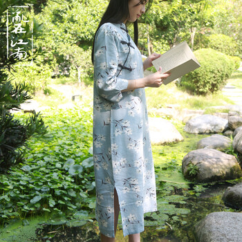 
                                                                                乱在江南民国风立领盘扣棉麻旗袍裙中长款夏季文艺复古印花连衣裙 浅蓝花色 均码                