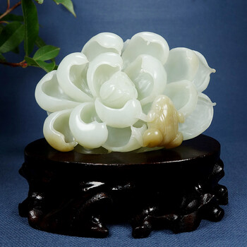 和田玉白玉荷花摆件《荷韵》