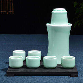 
                                                            雅轾茗品 酒具 陶瓷酒具套装 青瓷酒具 白酒具酒壶酒杯 烫酒整套酒具 酒杯 温酒具套装烫酒 窈窕带六杯 梅子青                