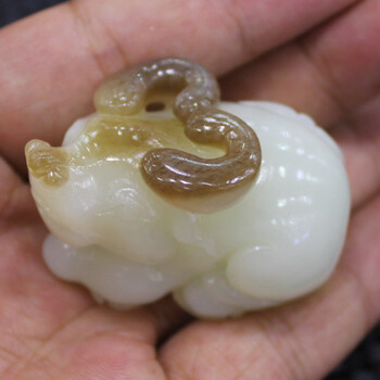 wkoud 货青白和田玉俄料山料苏工玉雕十二生肖牛扭转乾坤玉吊坠挂件
