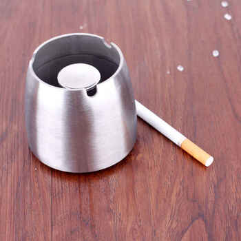 
                                        欧式烟灰缸创意 防风带盖大号烟灰缸车载不锈钢烟灰缸 锥形圆口大号                