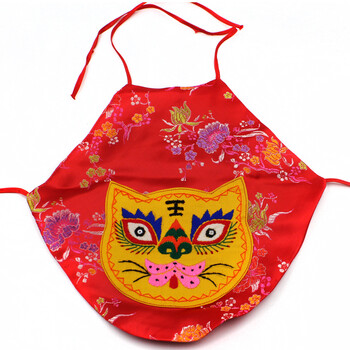 黎城县纯手工刺绣虎头肚兜30cm*30cm