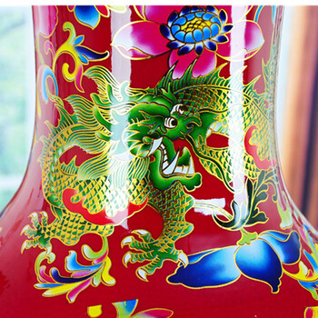 
                                        陶瓷家居摆件景德镇陶瓷红龙凤呈祥 简约现代鱼尾花瓶带底座 红色                