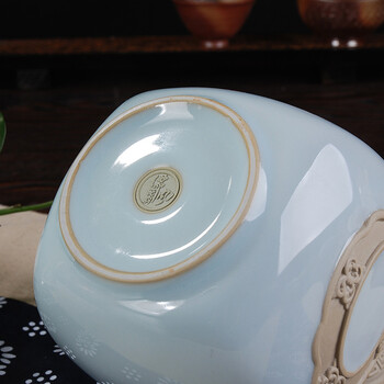 
                                        东茶西壶 茶叶罐陶瓷普洱茶罐生普罐绿茶罐大茶缸浮雕麒麟 青瓷官窑茶叶罐大号 官窑麒麟款大号无礼盒                