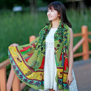 生活驿站 防晒丝巾披肩沙滩巾两用夏季海边民族风空调围巾女 女人绿色
