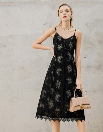 颜域时尚吊带蕾丝裙子女春装2022年新款收腰显瘦中长款无袖连衣裙黑色