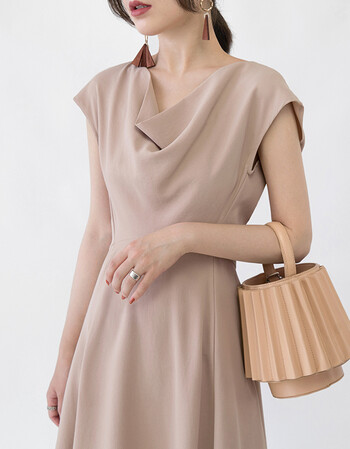 气质高腰显瘦收腰中长款纯色荡领连衣裙女法式复古过膝长裙 肉桂色