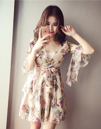 女装 连衣裙 冠族鸟(guanzuniao) 2018春夏v领碎花短裙子五分袖连衣裙