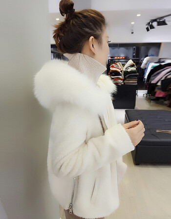 欧洲站冬装女2018新款欧货潮韩版秋季宽松白色连帽毛领休闲短外套