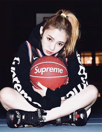 潮牌连帽长袖supreme卫衣女麒麟臂大logo字母印花帽衫男女同款 黑色 m