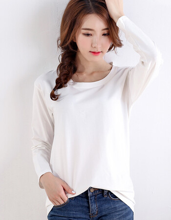 【两件九折】长袖t恤女圆领秋季女装大码宽松白色打底衫韩版简约搭