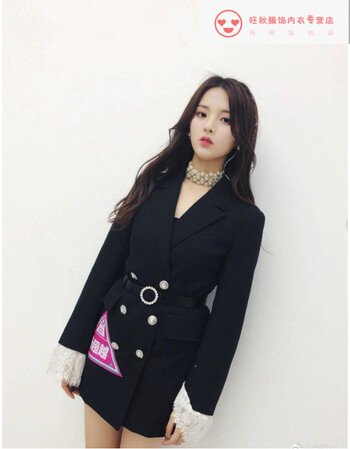 【京东好店】创造101杨超越同款黑色双排扣翻领拼接蕾丝袖口西装外套