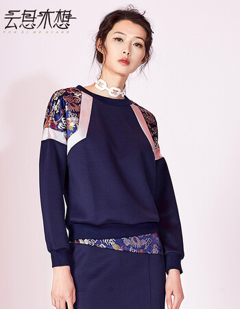 
                                        云思木想时尚中国风女王范时尚织锦拼接长袖卫衣潮牌上衣女20379 宝蓝 L                