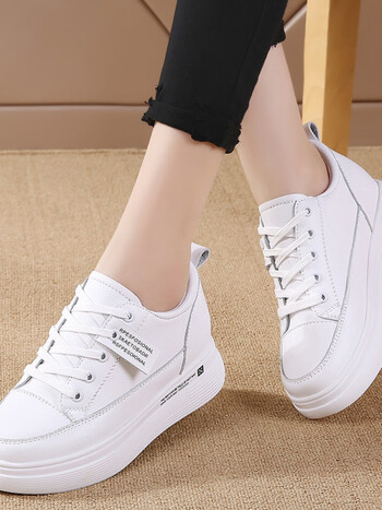 女士休闲鞋>大东(dusto)>大东超火女鞋小白鞋女新款春秋款鞋子坡跟