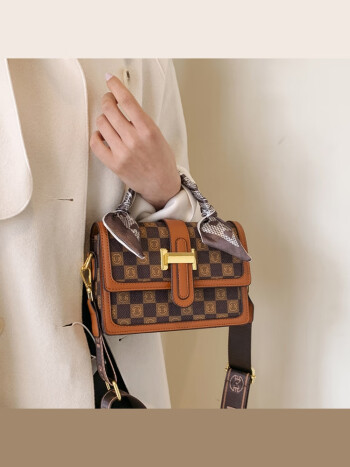 酷奇袋鼠小众包包女斜挎包2024新款小方包印花单肩包简约百搭小包女包