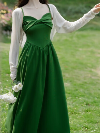 连衣裙凡尔赛在逃公主名媛气质度假生日小礼服绿色吊带裙米色开衫s