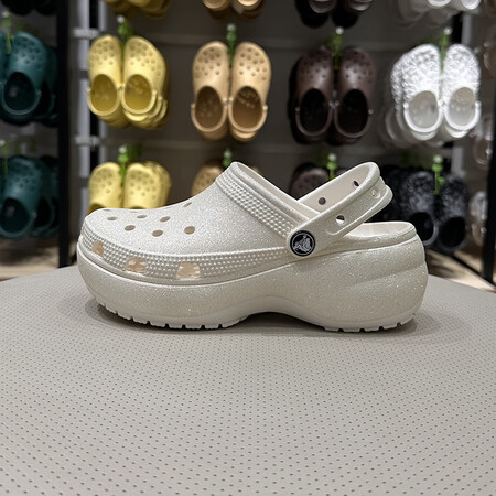卡骆驰（crocs）女鞋厚底洞洞鞋经典闪耀云朵Clog速干透...