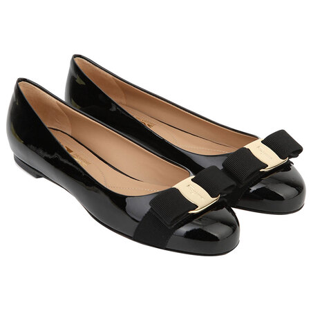 ferragamo女鞋 varina蝴蝶结装饰亮面女士平底鞋 574556 黑色 us7