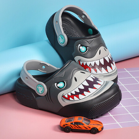 卡骆驰（crocs）童鞋 24春夏新款简约潮流卡通鲨鱼洞洞鞋...