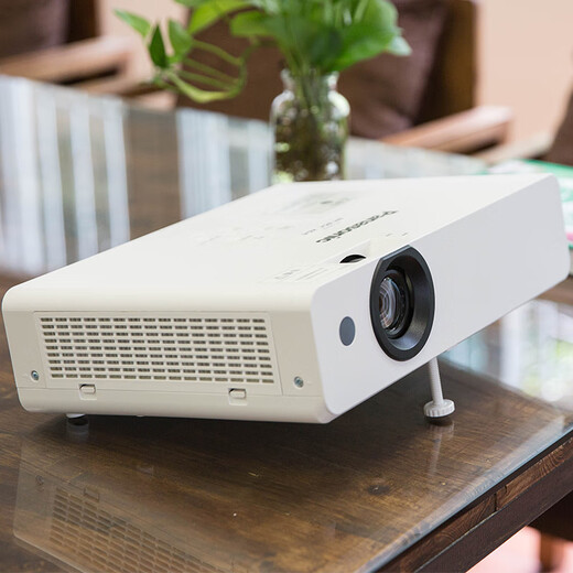 新一代松下ux326c投影仪办公家用3200高流明标清商务会议网课教育培训
