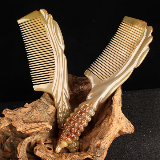 按摩头皮精美手工雕花 送女友妈妈生日礼物梳子 牦牛角手工雕花玉米梳